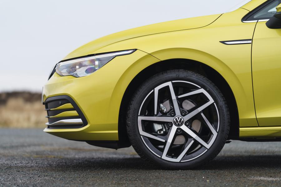 Колеса Volkswagen Golf Style 2020 года  (UK) (фото 40 из 40)